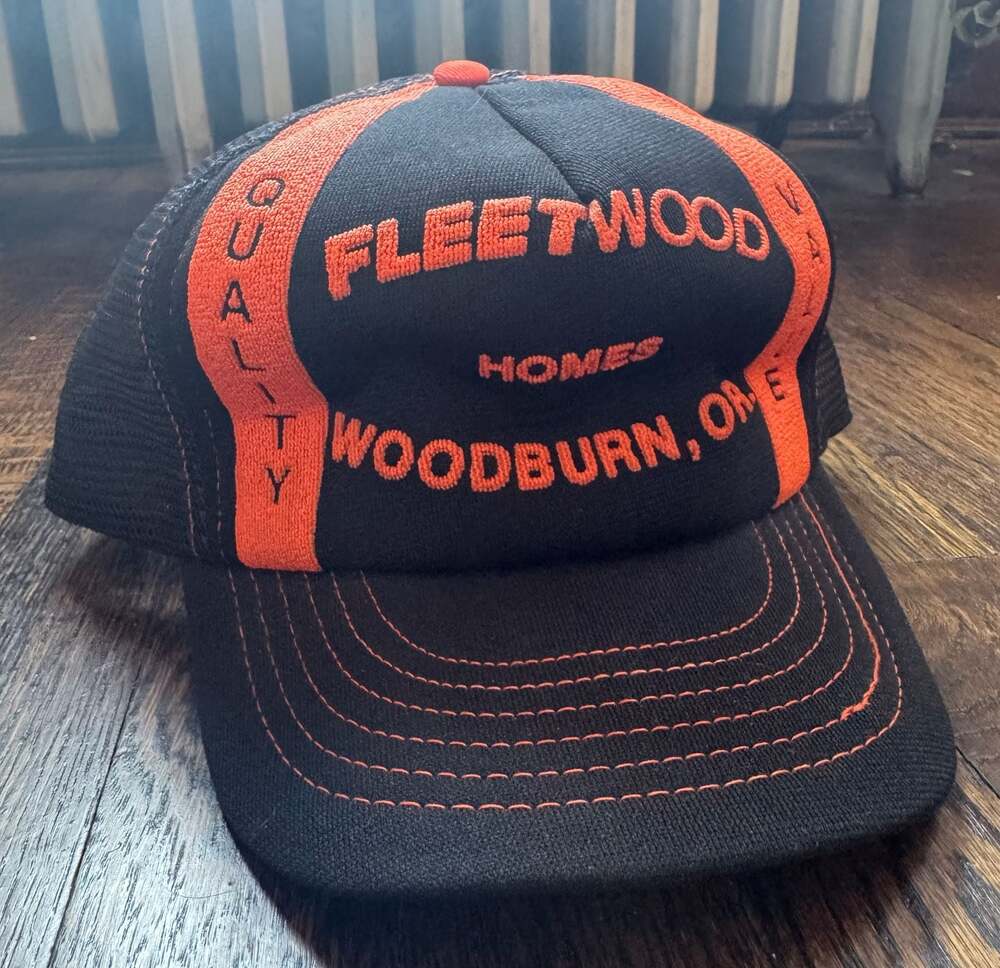VINTAGE Fleetwood Homes Woodburn OR Quality Trucker Snapback Hat Black Orange